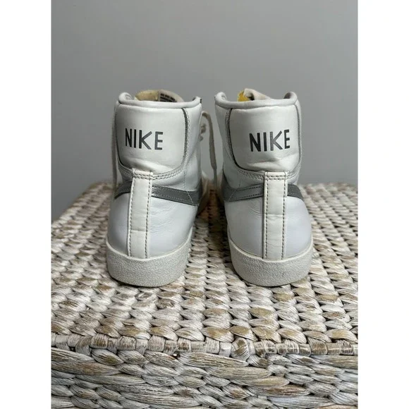 Nike Blazer Mid '77 Vintage White Silver Sneakers CZ1055-112 Women's Size 9.5 - Picture 4 of 9